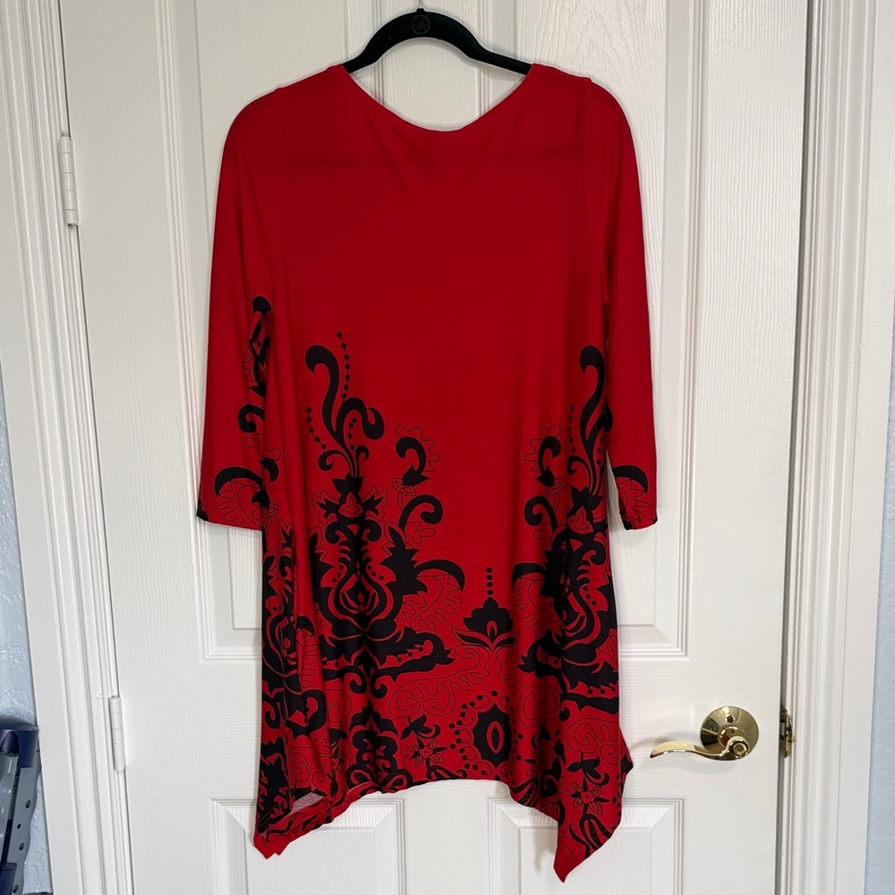 White Mark Red and Black Tunic Top - Picture 7 of 7